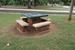 kingfisher_park_picnic_table